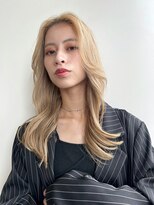 オッジバイケンジ(oggi by KENJE)&nbsp;ベージュカラー/ブリーチカラー/MIYU