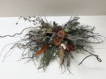ラズ(Laz hair)の雰囲気（ドライフラワーや観葉植物が落ち着いた空間を演出。［わさだ店］）