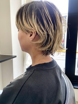 パープル(PURPLE) ウルフカット/ブリーチ/ハイライトカラー/ショート