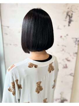 エル(ailes) 前下がりボブ(40代女性）