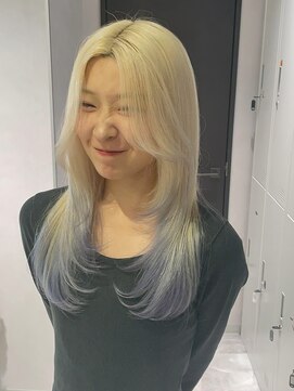 リアン バイ キートス(Lien by kiitos) レイヤーカット/ホワイトブロンド/デザインカラー/ハッシュ