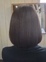 ワイエス(YS) 上品ミディアムボブ