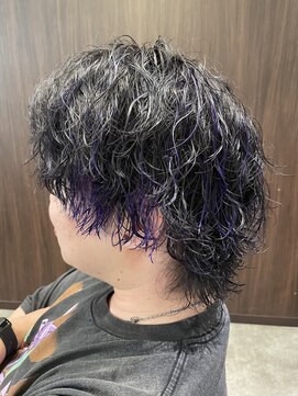 ビスポーク(BESPOKE) 厨二心くすぐられる★ツイスパウルフ×紫メッシュ