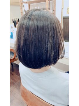 モンスーンヘアー(Monsoon hair) シンプルな上質ボブ