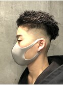 メンズ刈り上げ短髪スキンフェード針金ツイストパーマ