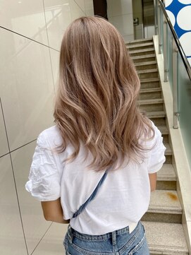 ジゼル(gisele) (稲毛)white beige