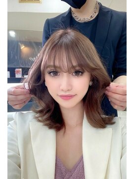 リア 大阪梅田(Ria) ～ワンホンミディアムくびれへア～【Ria 大阪 梅田】