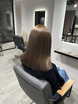 アリーズ シブヤ(ALLYS shibuya) 酸性トリートメントとイルミナカラー