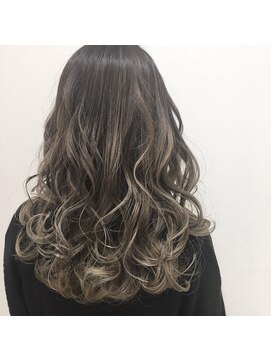 トリエ 川越(torie) グラデーション_アッシュベージュ