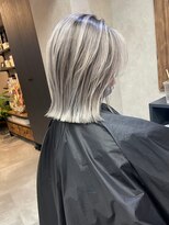 サニー 渋谷(SUNNY)&nbsp;美髪/ホワイトグレージュ/ネビージュ/こなれミディ[渋谷/渋谷駅]