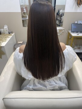 シュヴーブリヤン(cheveux brillants) 【美髪縮毛矯正で叶える後ろ姿美人の艶髪】伝わる、上質な美しさ