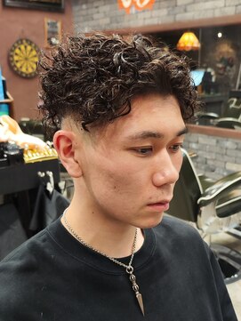 スリーセント 栄(3/cent) スパイラルパーマ/フェードカット/カーリーパーマ