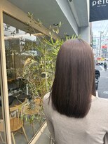 ペレ(pele)&nbsp;ミディアムレイヤー鎖骨下レイヤー