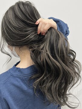 アライブ キチジョウジ(ALIVE Kichijoji) 【ALIVE吉祥寺】ハイライトカラー白髪ぼかし／ケアブリーチ