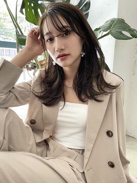 リリー(Lilly) 【Lilly】ペールベージュの透明感ミディアム