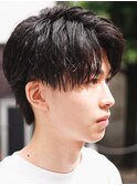 フェザーパーマ/ブルーブラック/刈り上げセンターパート[新宿]