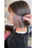 ベージュ系のイヤリングカラー