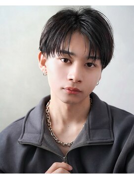 ゼロ 渋谷(XeRo) ツーブロック刈り上げマッシュナチュラルコンマバング