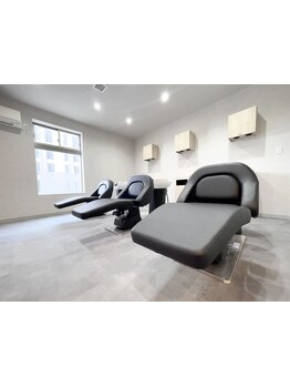 信頼できる技術と豊富な知識を兼ね備えたスタイリストが、専門知識を駆使したカラーで理想の髪色に☆