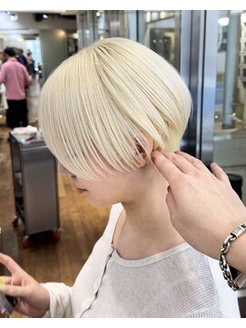 ダブ ギンザ(DaB ginza) 抜きっぱなしブロンド/マッシュショート/ホワイトブロンド/銀座