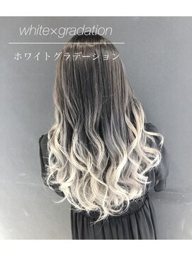 アンジェ(Ange) バレイヤージュ、ハイライト、グラデーション、インナーカラー