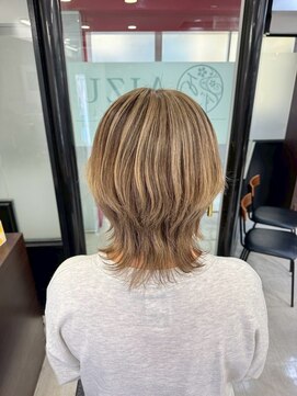 アイズ 本厚木(AIZU) 白髪ぼかしハイライト ミルクティーベージュ