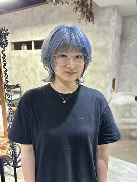 リュッカ(Lyuck) 【SAKI】ショートウルフ/くすみブルー/ライトブルー