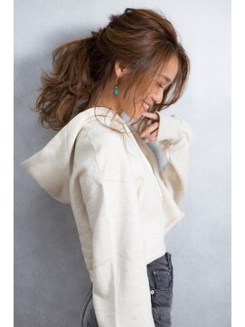 ラブ アンド ヘア ロコ(Love&Hair Loco) こなれ感満載のラフポニーテール