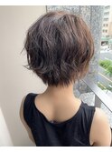 大人可愛い20代30代40代小顔ワンサイドショートボブ丸み前下がり