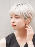 ホワイトベージュ×タイトショート