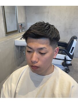 フェザーアップ/スキンフェード/アップバング