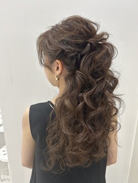 ヘアイズム ブランシュ(hair-ism BLanCHe) ハーフアップ