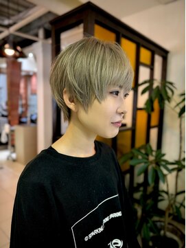 バム 名古屋栄店(BAMM) ハイトーンの中性的ショート