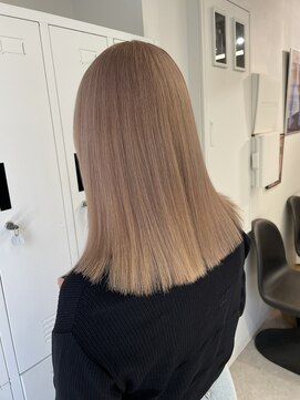 ペレ 渋谷(PELE) イメチェン/ホワイトブロンド/外ハネボブ/ワイドバング/渋谷