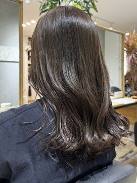 アンジュール ヒルズ(UNJOUR HILLS) 艶カラー