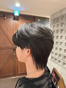 メンズセンターパートニュアンスパーマ韓国ヘアフェザーショート