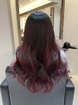 リゼル ユア 渋谷(RISEL YUA)&nbsp;シールエクステを使ったボルドーカラーのロングヘア