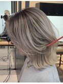 外国人風なブロンドのシャドールーツ