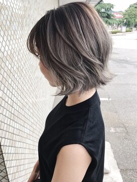 フェーディン(fa/din) バレイヤージュグレージュショートボブ