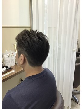 コア フィール ア デイ(COIFFURE A DAY) 【M3Dピコカラー】【見附今町M3D】メンズカット