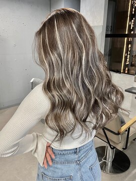 ユニー(uniii) ベース暗めコントラストハイライト