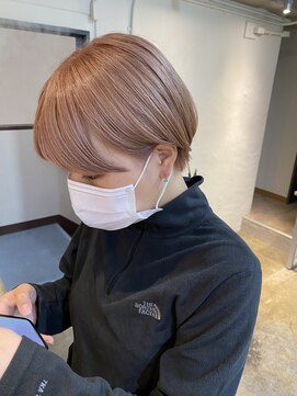 ソイリウム 下北沢(soi rium) クリアなピンクベージュ　耳掛けショート