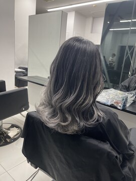 アライブ キチジョウジ(ALIVE Kichijoji) シルバーグレーバレイヤージュ