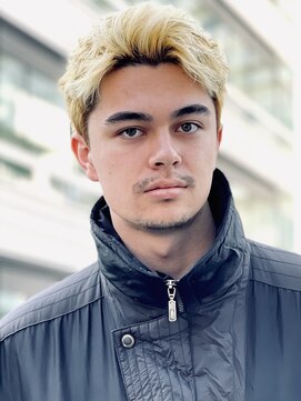 ノイ(noi) センターパートニュアンスパーマ刈り上げツーブロックメンズヘア