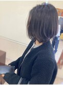 20代30代前髪なし大人ひし形ミディアムレイヤーボブ