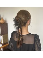 アパートメントヘアー&nbsp;三つ編みアレンジ（ヘアセット/ヘアアレンジ/髪質改善）