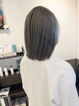 レオ(LEO) 長めボブ　グレージュ