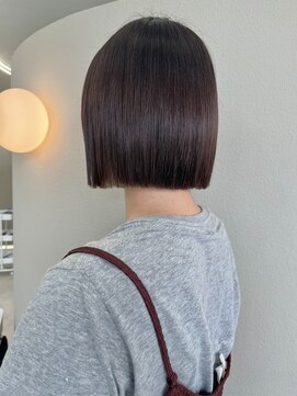 アイドットプラス 札幌大通り(i.+ODORI) ぷつっとまとまるボブミニボブつや髪前髪あり♪20代30代40代