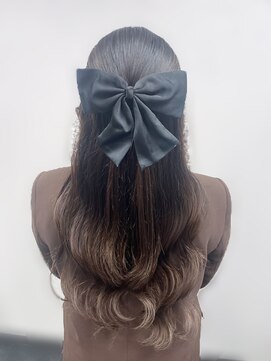 アールエーサロンモノクロ 秋葉原(RA SALON モノクロ) ハーフアップ