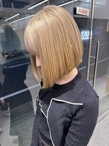 ウールトウキョウ 渋谷(wool TOKYO) 前下りボブ×ブロンドカラー(ダブルカラー/金髪ボブ)